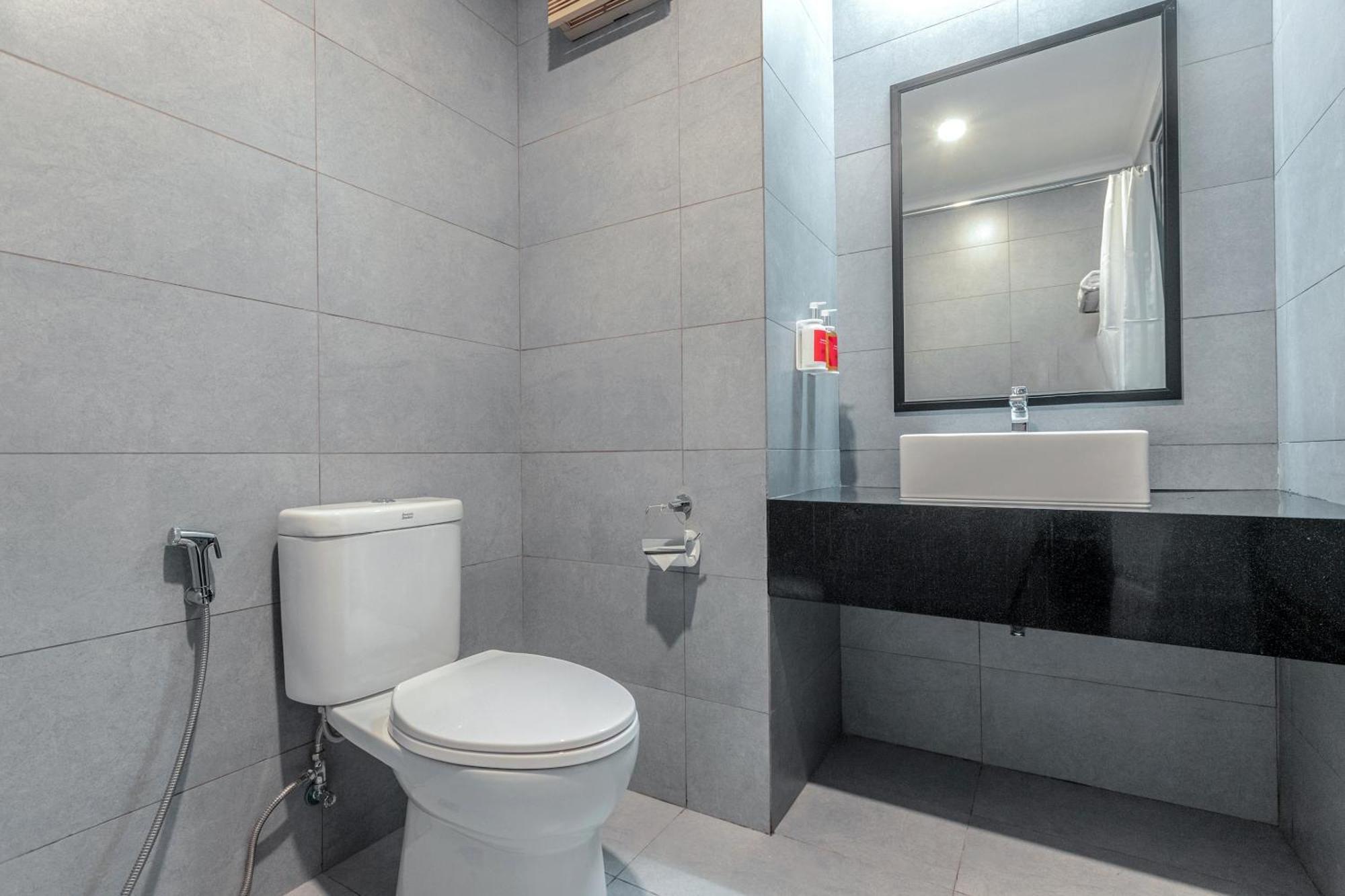Super Oyo Townhouse 2 Hotel Gunung Sahari Jakarta Exterior foto
