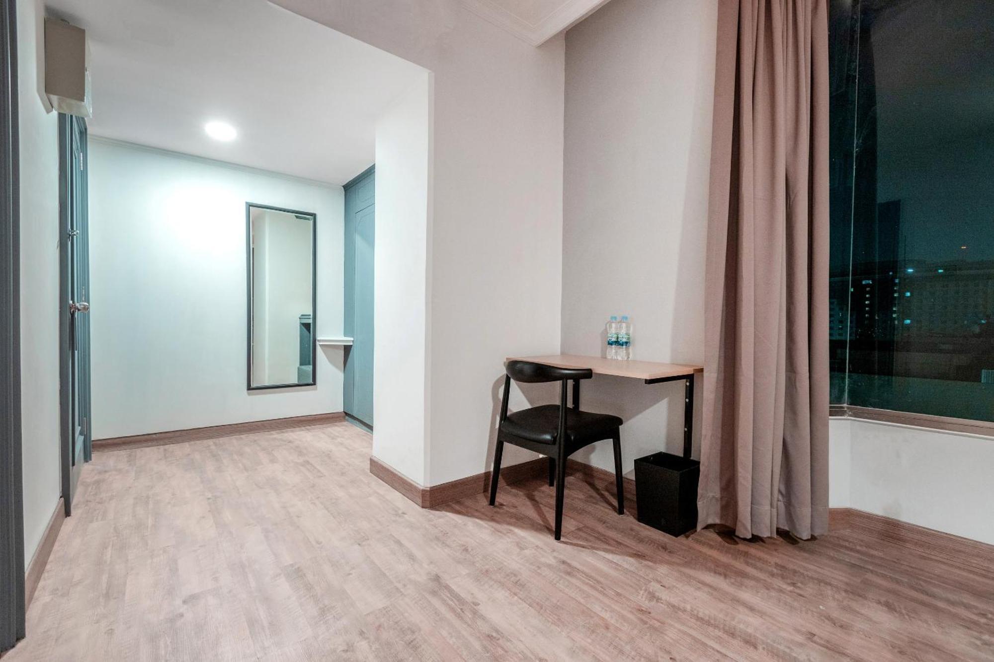 Super Oyo Townhouse 2 Hotel Gunung Sahari Jakarta Exterior foto